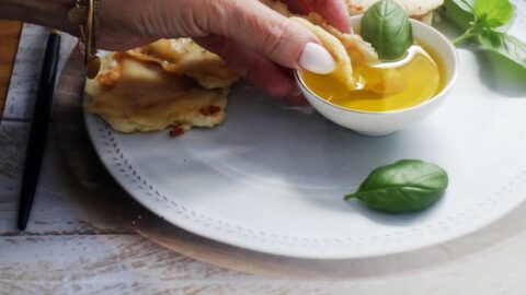 לחם מחבת מ-3 מצרכים