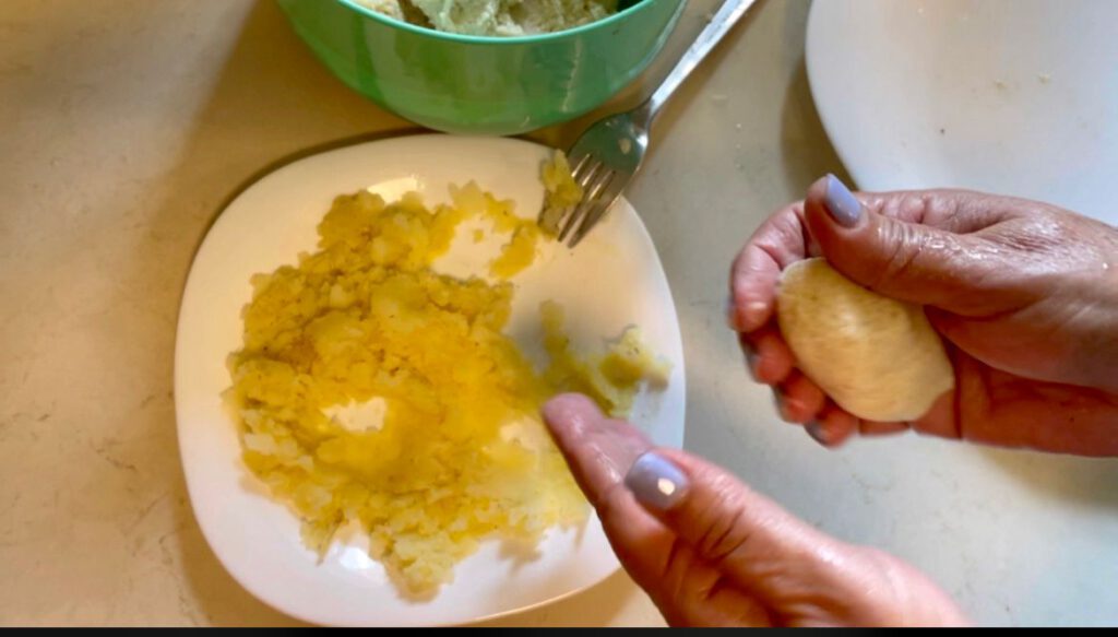 קובה מטוגן ממולא בשר טחון