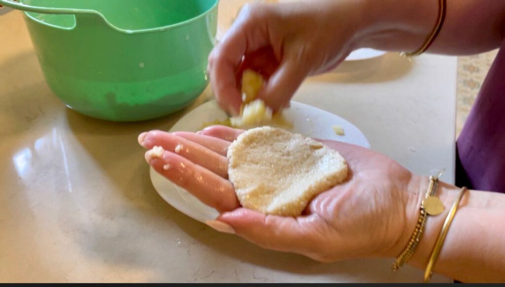קובה מטוגן ממולא בשר טחון