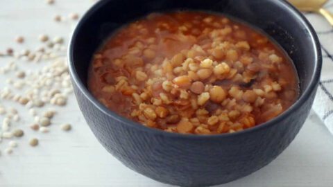 מרק גריסים ועדשים ירוקות