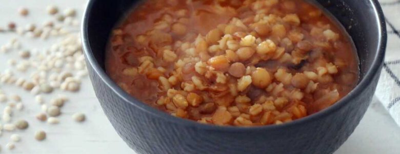 מרק גריסים ועדשים ירוקות