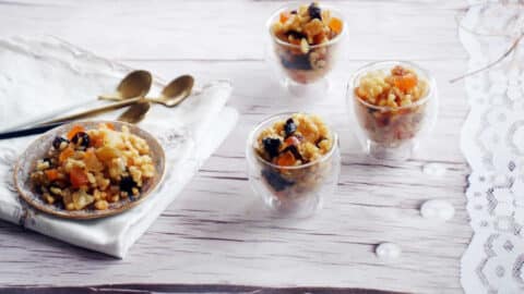 אשורה קינוח חיטה ופירות יבשים פרווה