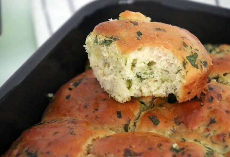 לחמניות ללא לישה עשבי תיבול ושום