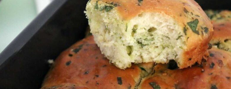 לחמניות ללא לישה עשבי תיבול ושום