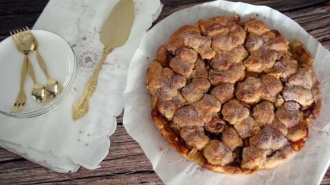 עוגת תפוחים קינמון עם קראמבל