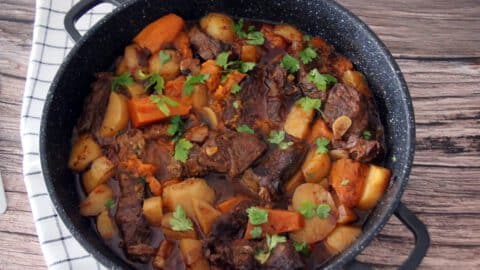 צלי בשר עם בטטה ותפוחי אדמה