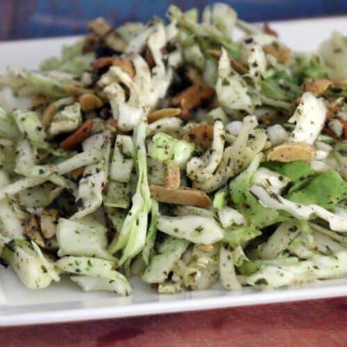 סלט כרוב עם פיצוחים