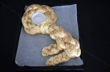 חלת טחינה בצורת מפתח