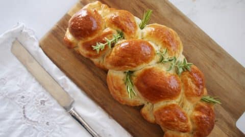 חלה לשבת מארבע רצועות פרווה