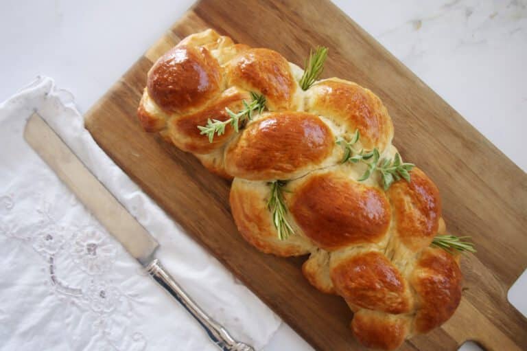 חלה לשבת מארבע רצועות פרווה