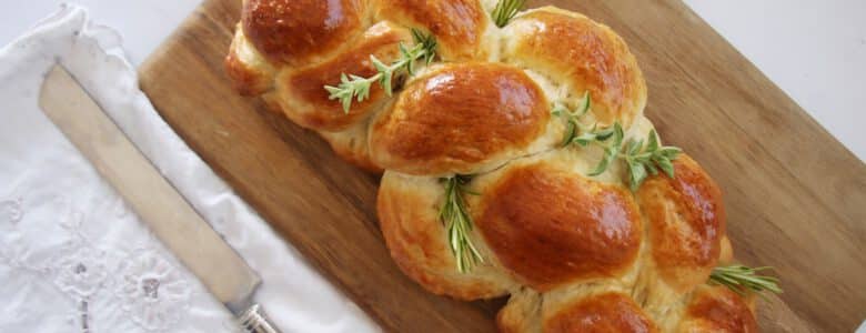 חלה לשבת מארבע רצועות פרווה