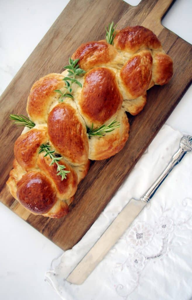 חלה לשבת מארבע רצועות פרווה