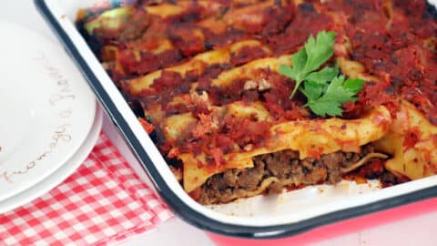 קנלוני בשר ברוטב עגבניות