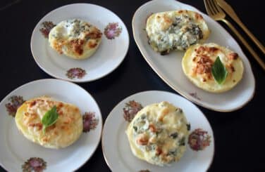 תפוחי אדמה ממולאים גבינות ומנגולד