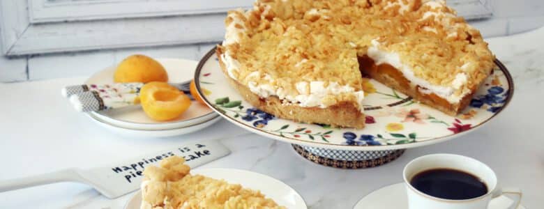 פאי משמשים עם שטרויזל פרווה