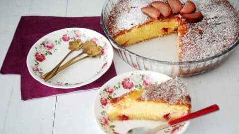 עוגת שזיפים בחושה ללא גלוטן