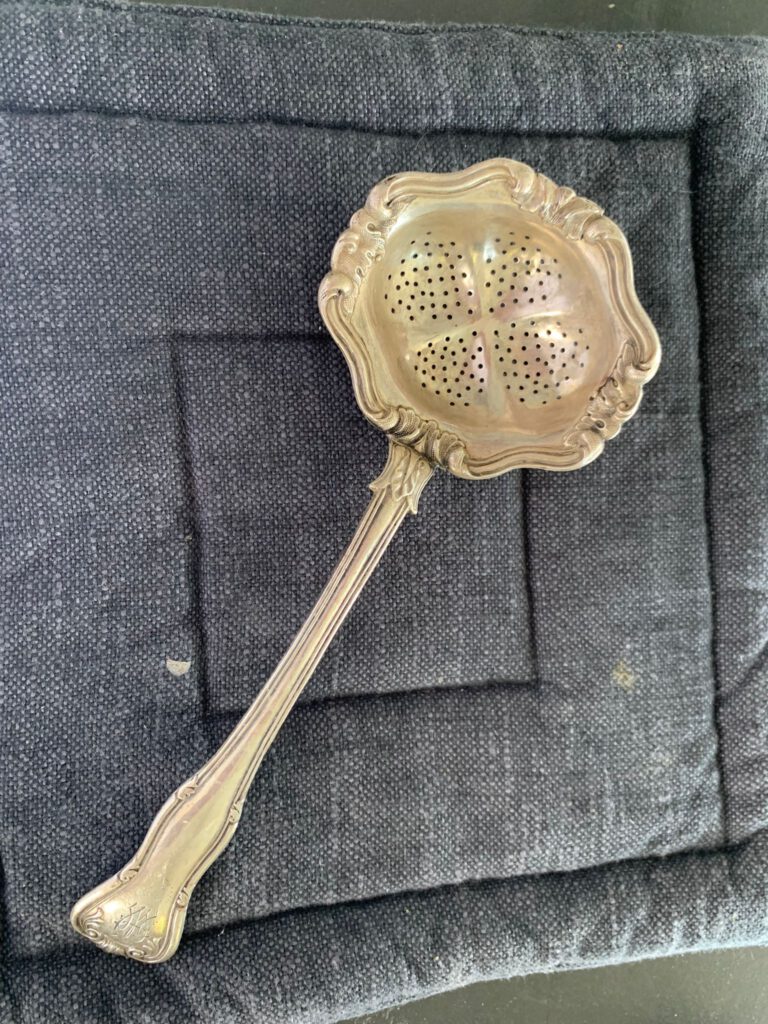 איך מנקים כלי כסף במהירות