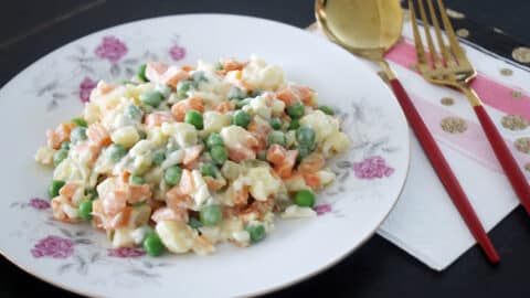 סלט תפוחי אדמה אפונה ומיונז