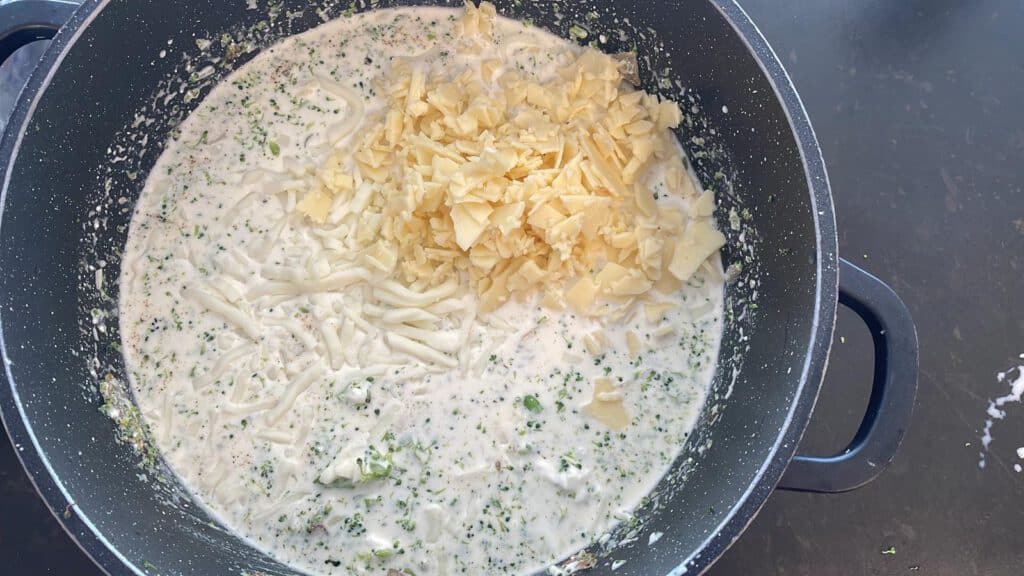 לזניה ברוקולי עם גבינות