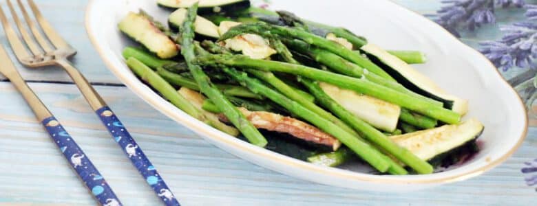מתכון לסלט אספרגוס וזוקיני חם