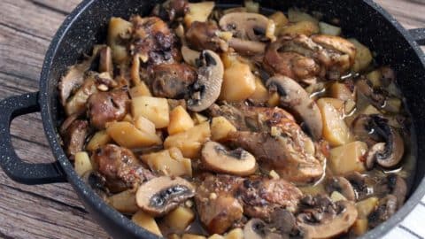 פולקע עוף עם פטריות ותפוחי אדמה