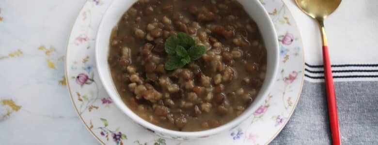 מרק עדשים וגריסים סמיך וחורפי