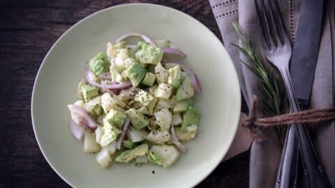 סלט אבוקדו ותפוחי אדמה