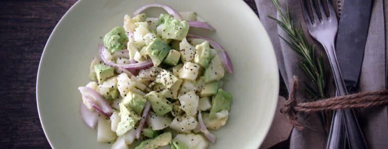 סלט אבוקדו ותפוחי אדמה