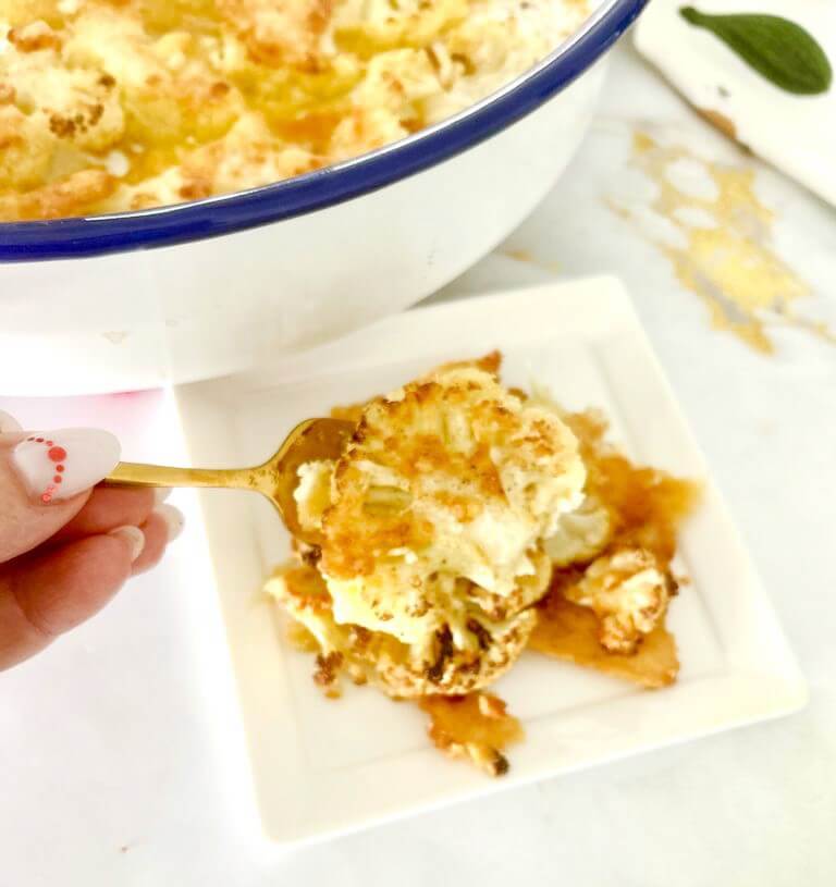 פרוסות כרובית בתנור עם פרמז'ן