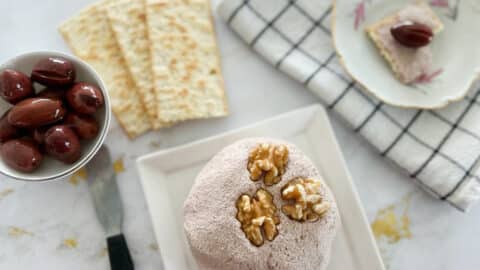 גבינת אגוזים טבעונית ללא גלוטן