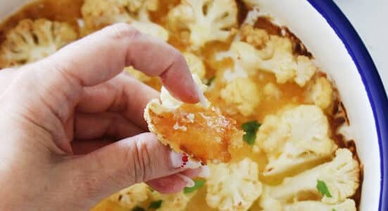 פרוסות כרובית בתנור עם פרמז'ן