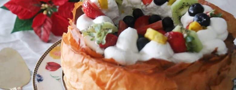 סופלה גבינה בעלי פילו עם פירות