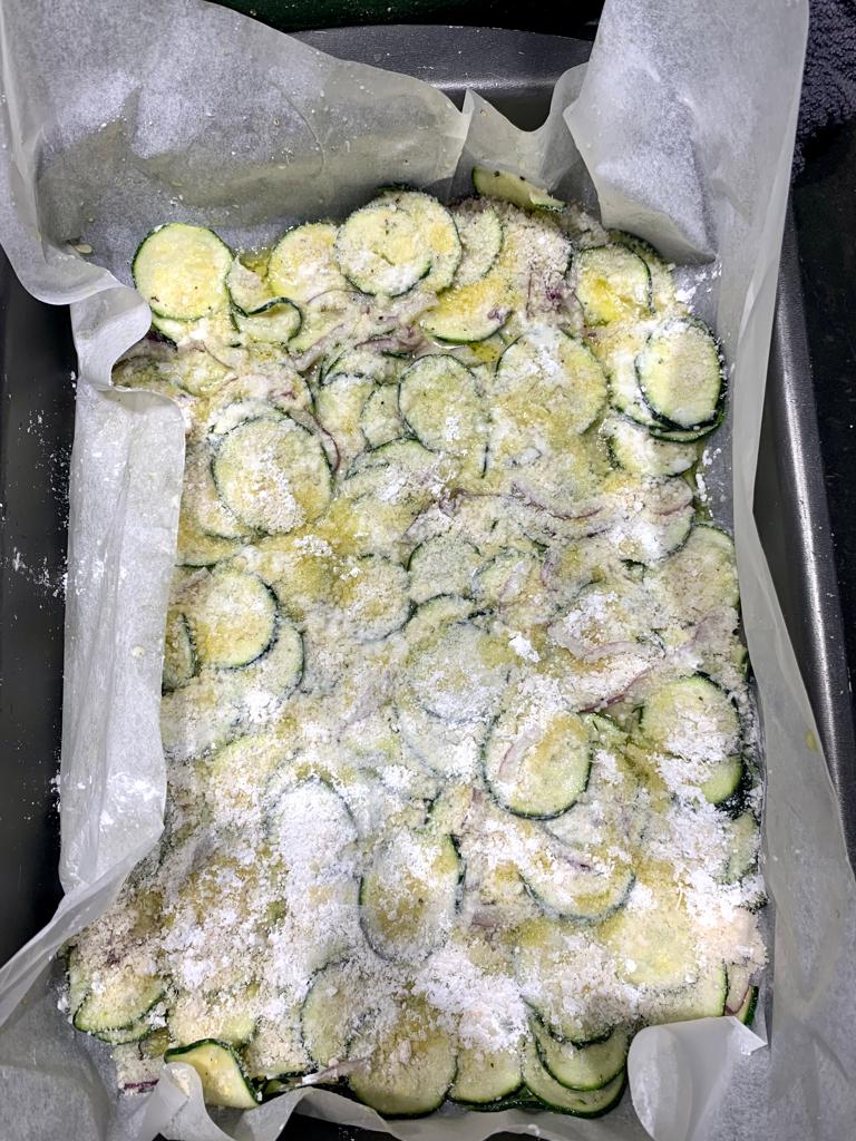 קרפצ'יו זוקיני בתנור בעשר דקות