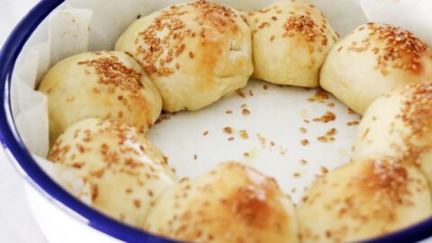 כתר לחמניות ממולאות במוצרלה