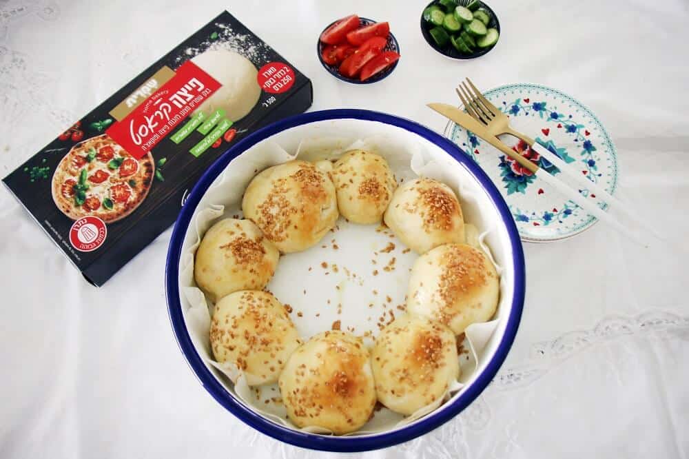 כתר לחמניות ממולאות במוצרלה