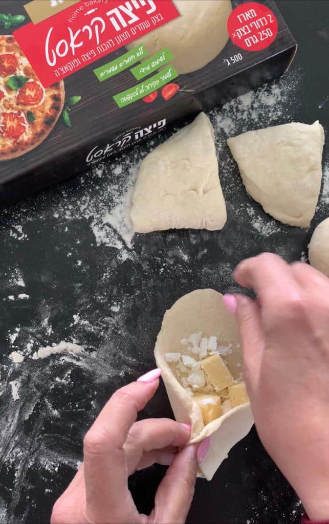 כתר לחמניות ממולאות במוצרלה