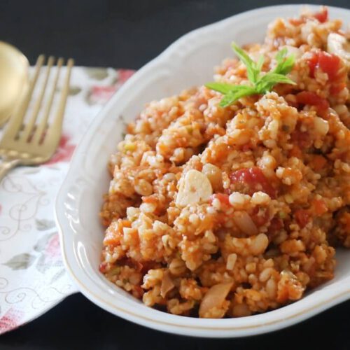 שולבטה תבשיל בורגול עם גריסים וירקות