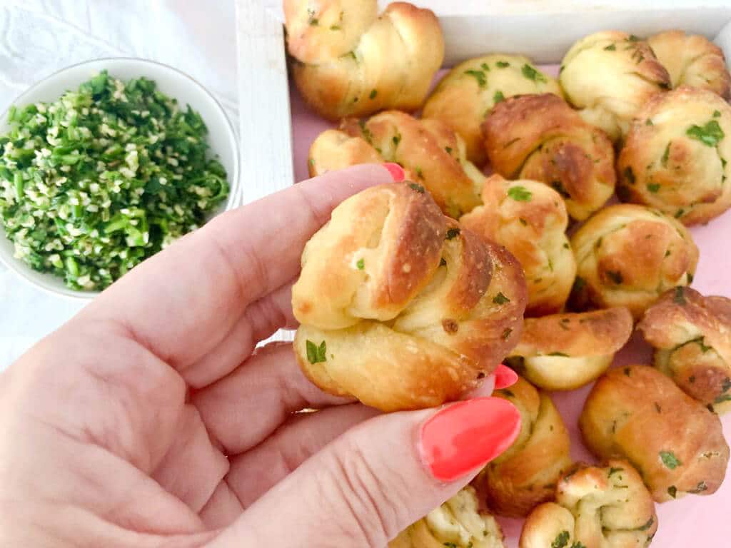 שבלולי שום ועשבי תיבול בעשר דקות