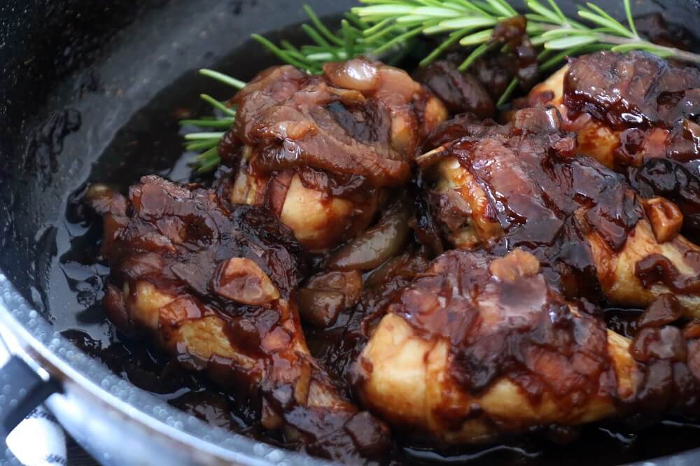 עוף עם בצל מקורמל מתכון לראש השנה