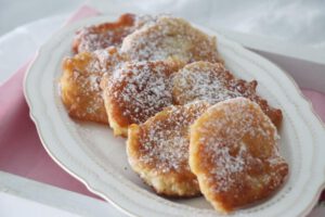 לביבות תפוחי עץ מתוקות לראש השנה