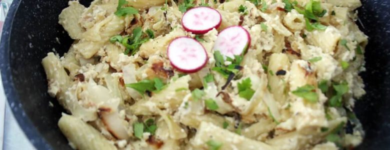 פשטידת פסטה וגבינות על מחבת