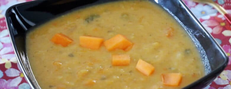 מרק דלעת עדשים וג'ינג'ר