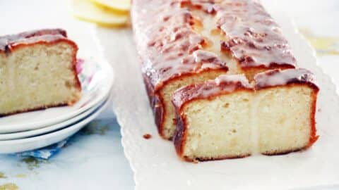 עוגת לימון בחושה אוורירית ורכה