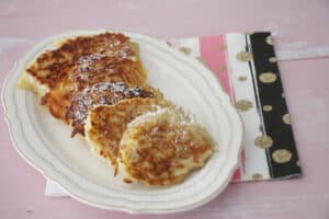 לביבות אטריות וגבינה מתוקות