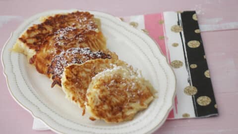 לביבות אטריות וגבינה מתוקות