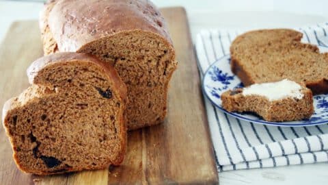 לחם כוסמין בייתי עם עגבניות