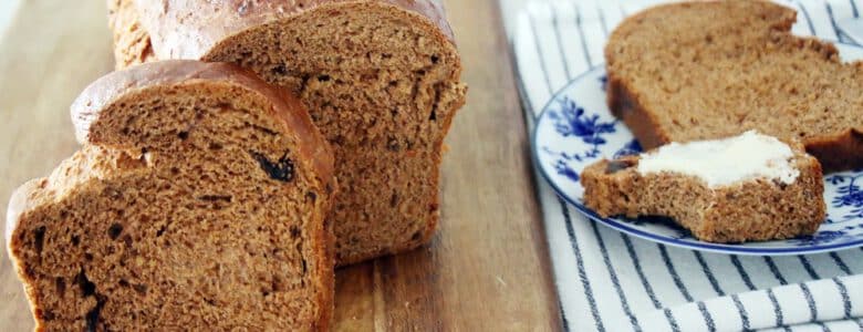 לחם כוסמין בייתי עם עגבניות