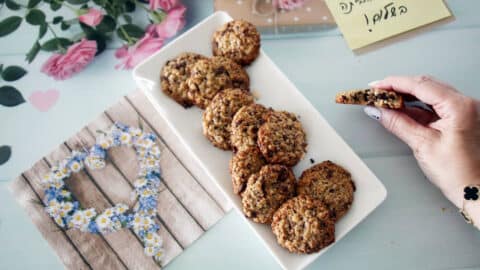 עוגיות גרנולה ושוקולד צ'יפס פרווה