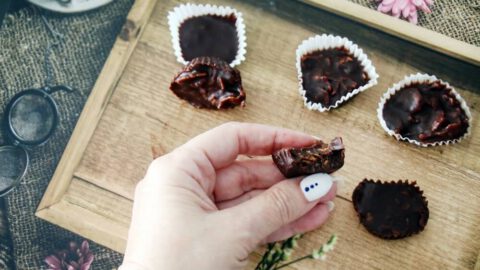 ממתק קורנפלקס ושוקולד ללא אפייה