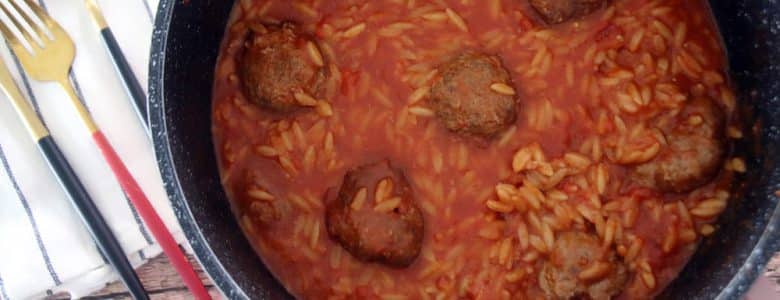 קציצות עם פתיתים בסיר אחד